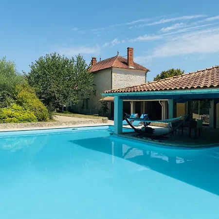 Superbe Studio Avec Piscine Proche Royan Entre Cognac Et Oleron Konukevi *